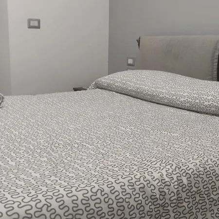 Couette-café Via Milano 5*